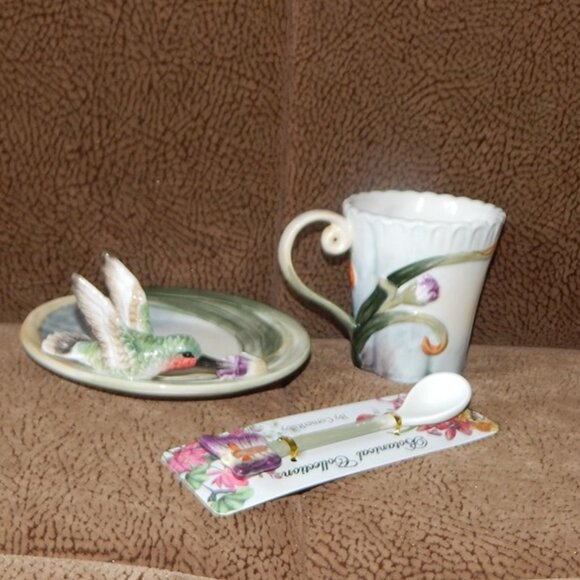 Botanical Collection Corner Ruby Hummingbird Iris Teacup Saucer Spoon Set NWT - Picture 10 of 12